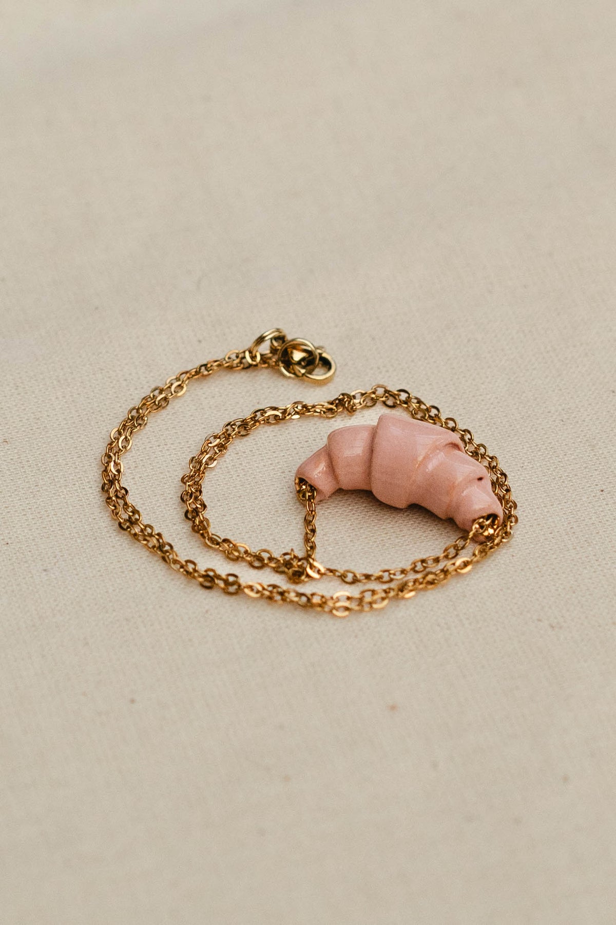Croissant necklace pink