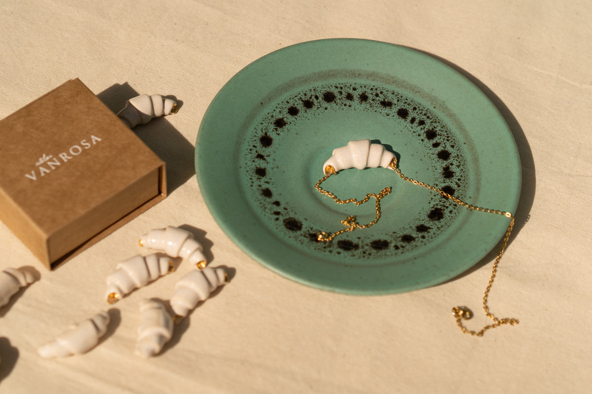 Croissant ketting white SALE